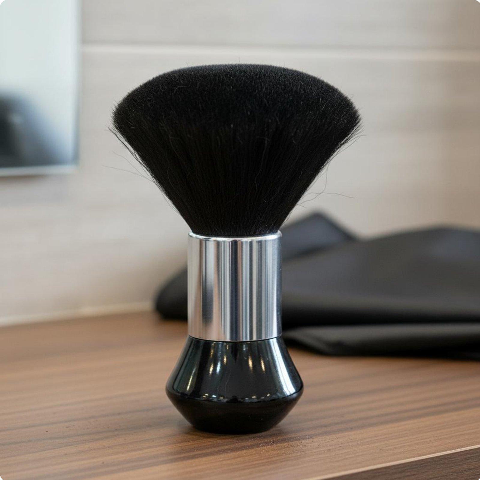 プロ用ヘアカットブラシと大型防水ケープの理髪キット（理髪店と - Home Barber のレビューと価格